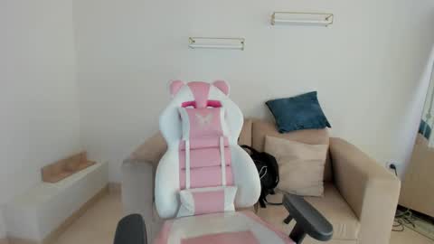    online show from 19, 9, 2025