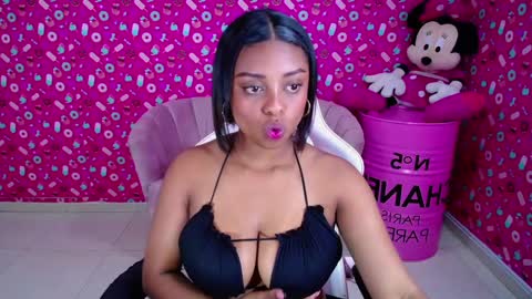Snapshot of charlote_fun_a chatting on 27, 1, 2025 Charlote  online show from 27, 1, 2025