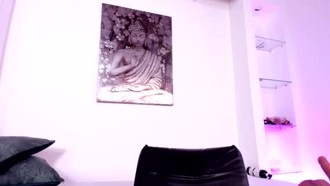 Snapshot of charlote_zc_ chatting on 8, 3, 2025 Charlote online show from 8, 3, 2025