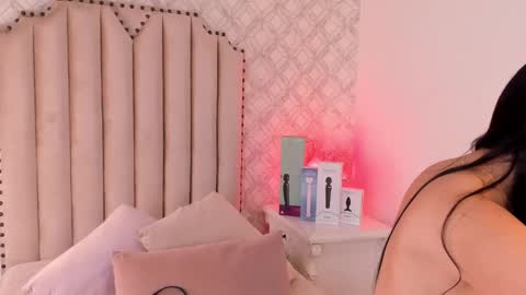   Charlotte  online show from 5, 2, 2025