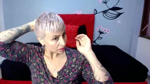 CHARLOTTE GRAY online show from 21, 10, 2025