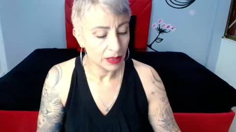 CHARLOTTE GRAY online show from 22, 10, 2025