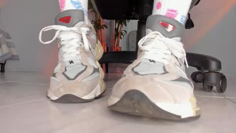 charlotte  grey online show from 13, 10, 2025