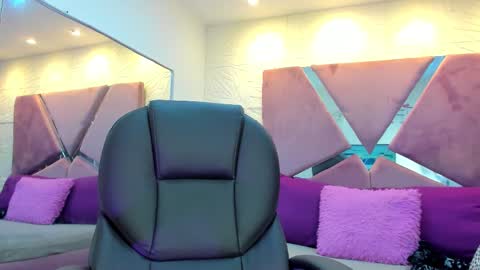 Charlotte Icee online show from 19, 9, 2025