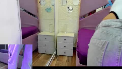 Charlotte Icee online show from 29, 9, 2025