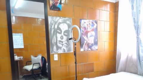 Snapshot of charlotte_temple chatting on 4, 3, 2025 Charlotte online show from 4, 3, 2025