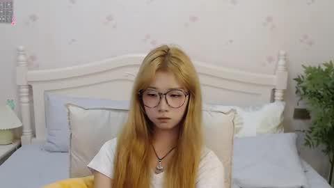 Snapshot of charlottelin chatting on 8, 10, 2025 Charlotte online show from 8, 10, 2025