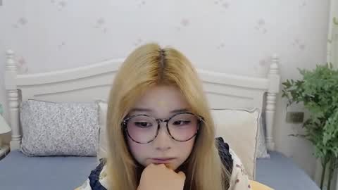 Snapshot of charlottelin chatting on 9, 10, 2025 Charlotte online show from 9, 10, 2025