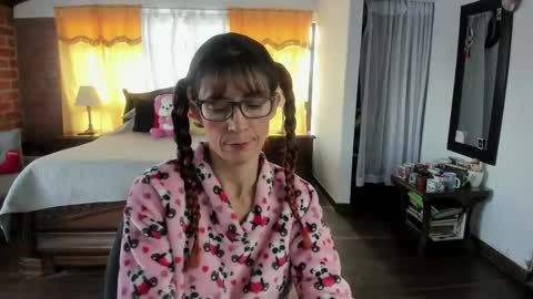 Charlotte online show from 28, 4, 2026