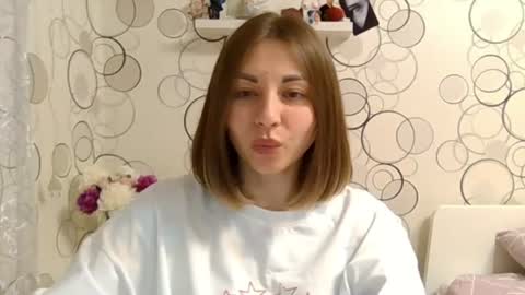 Snapshot of charming__chick chatting on 18, 6, 2026 charming__chick online show from 18, 6, 2026