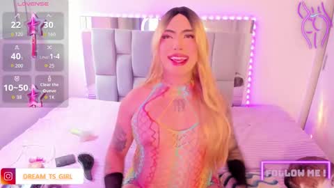 Snapshot of chaturmodels chatting on 17, 9, 2025 Sophie online show from 17, 9, 2025