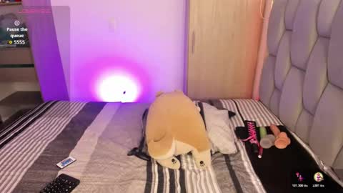 Snapshot of chaturmodels chatting on 7, 11, 2025 Sophie online show from 7, 11, 2025