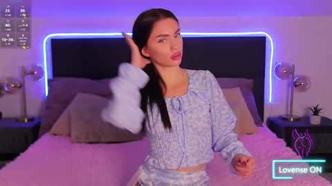 Cherry  Kiss online show from 17, 9, 2025