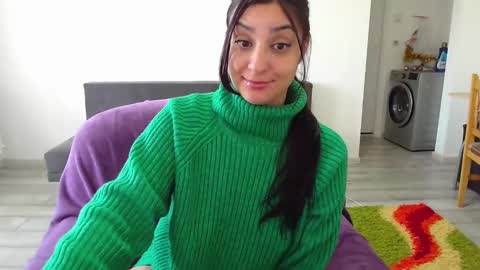 Snapshot of cherry_pie95 chatting on 4, 3, 2025 Sherry online show from 4, 3, 2025
