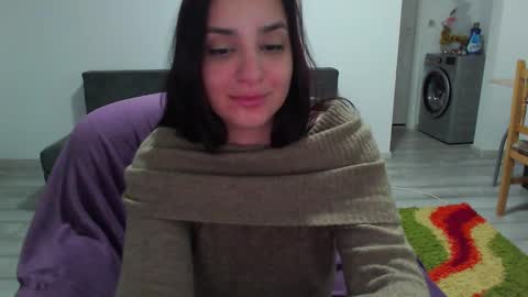 Snapshot of cherry_pie95 chatting on 5, 3, 2025 Sherry online show from 5, 3, 2025
