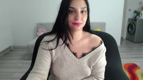 Snapshot of cherry_pie95 chatting on 3, 11, 2025 Sherry online show from 3, 11, 2025