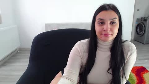 Snapshot of cherry_pie95 chatting on 14, 12, 2025 Sherry online show from 14, 12, 2025