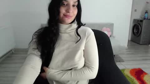 Snapshot of cherry_pie95 chatting on 17, 12, 2025 Sherry online show from 17, 12, 2025