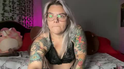 Snapshot of cherryb0mbb0mb chatting on 24, 7, 2026 CherryBombBomb online show from 24, 7, 2026