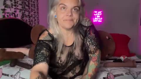 Snapshot of cherryb0mbb0mb chatting on 7, 8, 2026 CherryBombBomb online show from 7, 8, 2026
