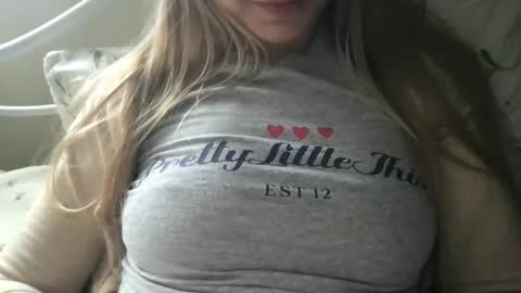 cherryflavorxx online show from 19, 3, 2026