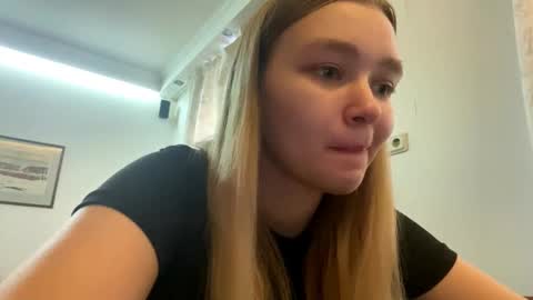 Snapshot of cherryleija chatting on 14, 3, 2026 Lei online show from 14, 3, 2026