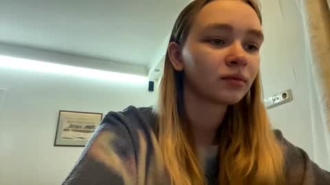 Snapshot of cherryleija chatting on 18, 3, 2026 Lei online show from 18, 3, 2026