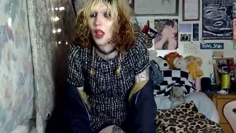 Snapshot of cherstrauberry chatting on 16, 10, 2025 cher strauberry online show from 16, 10, 2025