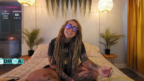 Chevi Blue online show from 17, 9, 2025