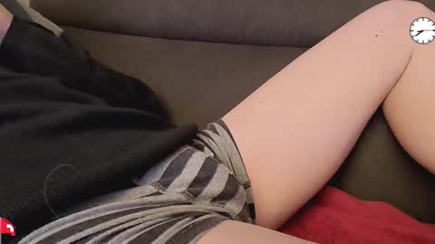 Snapshot of chezmonsieur_g chatting on 2, 11, 2025 Grey online show from 2, 11, 2025