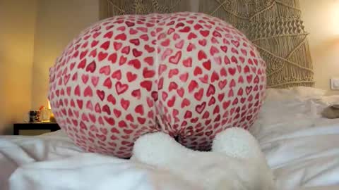 yoursensualparadise online show from 22, 10, 2025