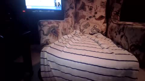 Snapshot of chippy70 chatting on 15, 11, 2025 chippy70 online show from 15, 11, 2025