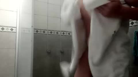 Snapshot of chispahot69 chatting on 19, 11, 2025 chispahot69 online show from 19, 11, 2025