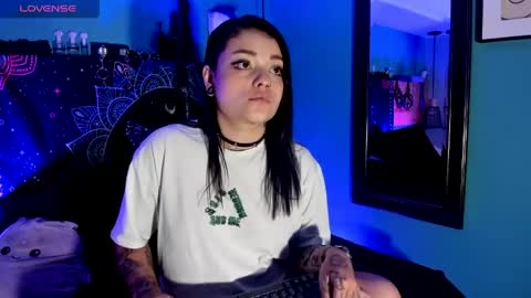 Chloeallennn  online show from 5, 5, 2026