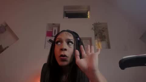 chloe_cooperr online show from 28, 10, 2025