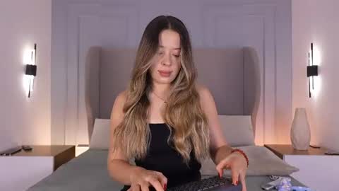 Chloe online show from 4, 8, 2026
