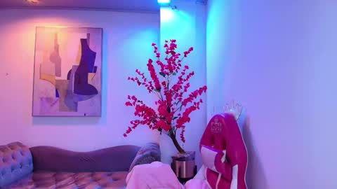 Chloe online show from 9, 3, 2026