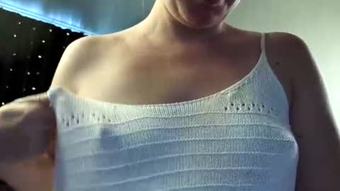Snapshot of chloe_jeense chatting on 25, 6, 2026 Chloe online show from 25, 6, 2026