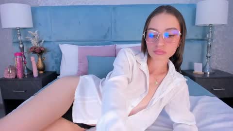 chloe_key online show from 26, 5, 2026