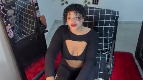Snapshot of chloe_kisses chatting on 27, 10, 2025 chloe_kisses online show from 27, 10, 2025