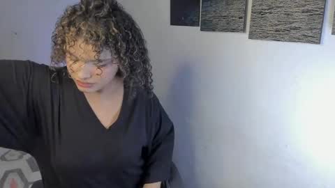 chloe_kisses online show from 7, 4, 2026