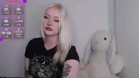 Chloe Levine online show from 20, 9, 2025