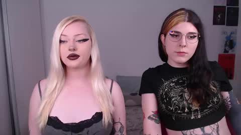 Snapshot of chloe_levine chatting on 12, 4, 2026 Chloe Levine online show from 12, 4, 2026