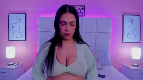 Snapshot of chloe_parker_ chatting on 8, 7, 2026 cloe online show from 8, 7, 2026