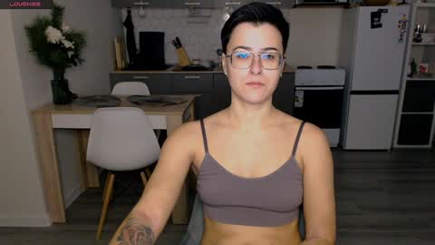 Snapshot of chloe_x_ chatting on 19, 12, 2024 Eva and Sandra online show from 19, 12, 2024