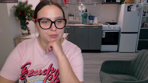 Snapshot of chloe_x_ chatting on 24, 12, 2024 Eva and Sandra online show from 24, 12, 2024