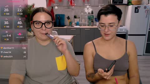 Snapshot of chloe_x_ chatting on 25, 12, 2024 Eva and Sandra online show from 25, 12, 2024