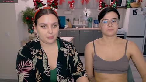 Snapshot of chloe_x_ chatting on 30, 12, 2024 Eva and Sandra online show from 30, 12, 2024