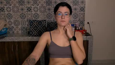 Snapshot of chloe_x_ chatting on 9, 2, 2025 Eva and Sandra online show from 9, 2, 2025