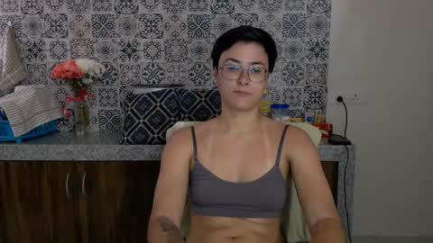 Snapshot of chloe_x_ chatting on 17, 2, 2025 Eva and Sandra online show from 17, 2, 2025